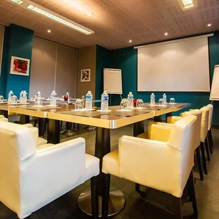 Le Safari Restaurant Hotel 3*