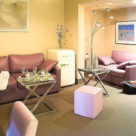 Le Safari Restaurant Hotel 3*